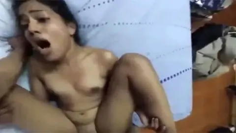 चुदासी कॉलेज गर्ल की दर्दनाक चूत चुदाई वीडियो