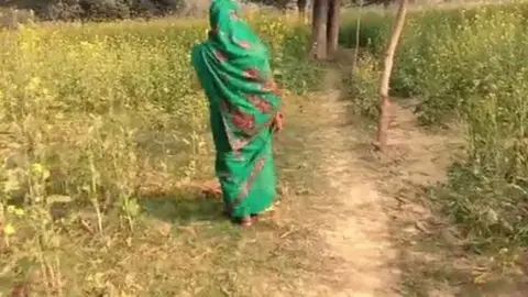 भौजी की चूत चुदाई सरसों के खेत में वीडियो