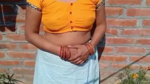 मेरी सेक्सी भाभी की बुर चुदाई घर के पिछवारे वीडियो