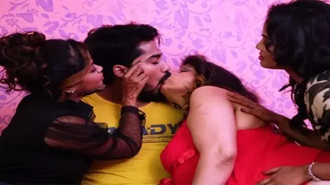 सेक्सी आंटी के साथ ग्रूप सेक्स का मज़ा वीडियो