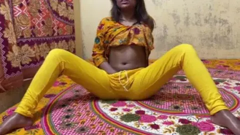 हरामी दीदी अपनी चूतिया भाई से चूत चुदवाई गाली देके वीडियो