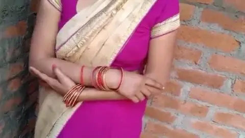 सेक्सी बिहारी भाभी के चूत चुदाई घर के पिछवारे वीडियो