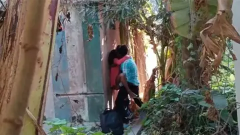 देसी कॉलेज लवर्स की हॉट सेक्स खुले मे वीडियो