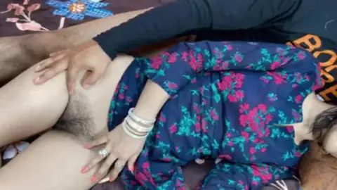 भाभी का मान नही भरा तो बाय्फ्रेंड ने उसकी गांड बजा दी वीडियो