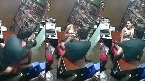 दुकानदार और लेडी कस्टमर की चुदाई खेल वीडियो