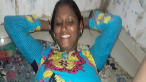 प्रिया भाभी की चूत चुदाई वीडियो