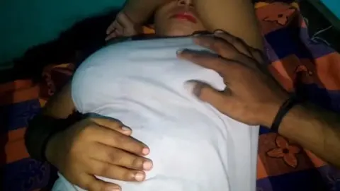 बिग बूब्स जीएफ़ की मोटी चूत चोदा बीएफ ने वीडियो