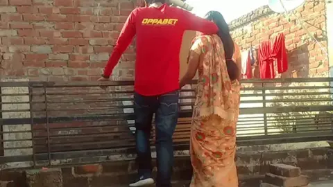 छत पे खरी पड़ोसी भाभी को फुसलके चोद दिया वीडियो