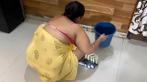 घर की सेक्सी नौकरानी को खूब चोदा कॉलेज बॉय ने वीडियो