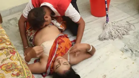 बेंगाली सेक्सी फिल्म – नौकरानी वीडियो
