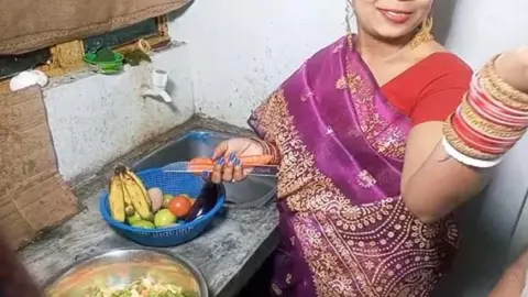 भाभी की चूत चुदाई सबेरे सबेरे रसोई घर मे वीडियो