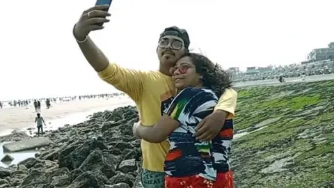 बॉस ने अपनी लेडी असिस्टेंट की चुदाई की वीडियो