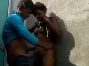हॉट बिहारी रंडी को शराबी ने चोदा खंडर में वीडियो