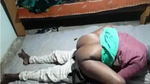 मल्लू भाभी बड़ी गांड़ उछालकर चुदी कैमरा पर वीडियो