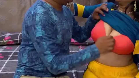 सेक्सी बिग बूब्स आंटी को पैसे देकर चोदा वीडियो