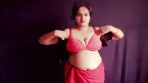 सेक्सी हिंदी पोर्न वीडियो भाभी के बूब्स दबाकर चुदाई