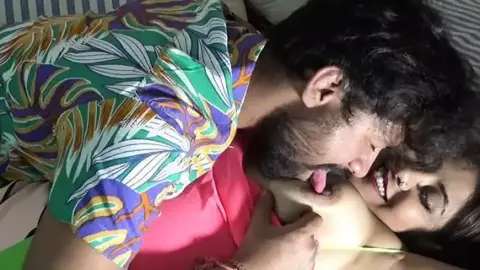 बिग बूब्स देसी गर्ल ठरकी बॉय साथ चुदी ओयो रूम में वीडियो