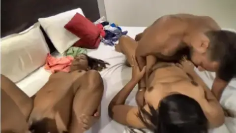 २ बंगाली कपल की अदला बदली सेक्स वाली हिंदी ब्लू फिल्म वीडियो
