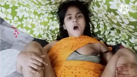 देहाती लड़की ने चाचा का लंड चूसा चोदन करवाने वीडियो