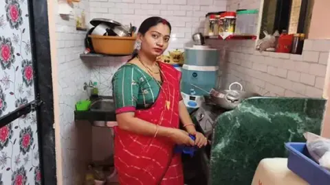 सेक्सी साली को खूब चोदा रसोई घर में वीडियो